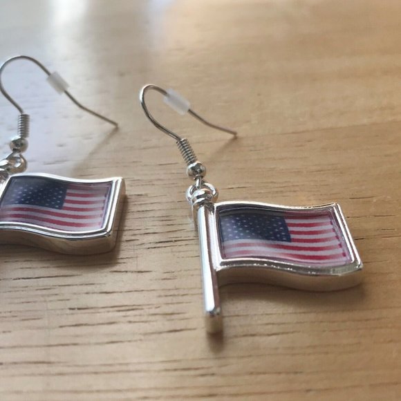 American Flag Earrings Patriotic Labor Day  July 4th Veterans Memorial P… - Picture 10 of 11